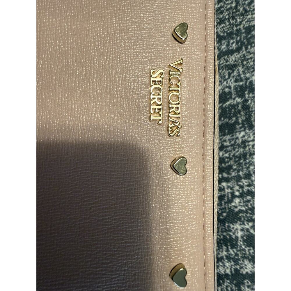 Victoria’s Secret Pink Full Size Zip Around Wallet With Gold Metal Hearts Rare - Picture 3 of 5